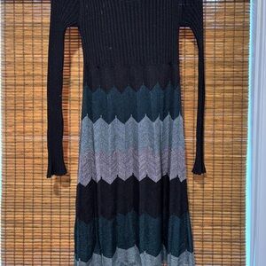 Laundry by Design Black and Gray Chevron Long Sleeve Dress